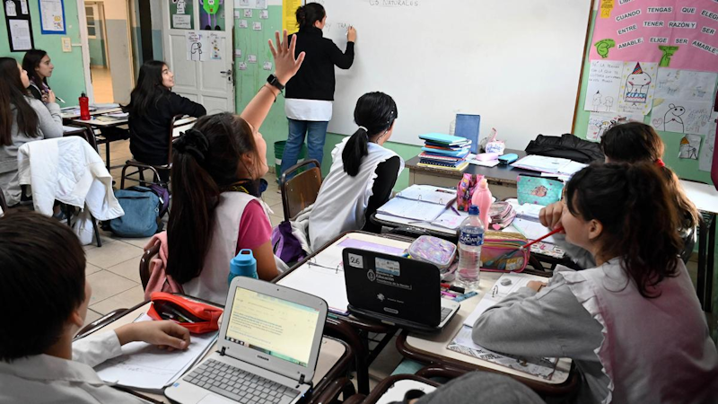 Por reclamo salarial: este lunes inicia el ciclo lectivo en ocho distritos