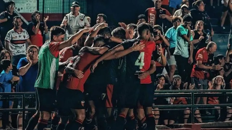 Colón ganó con justicia y por goleada a Patronato en El Brigadier