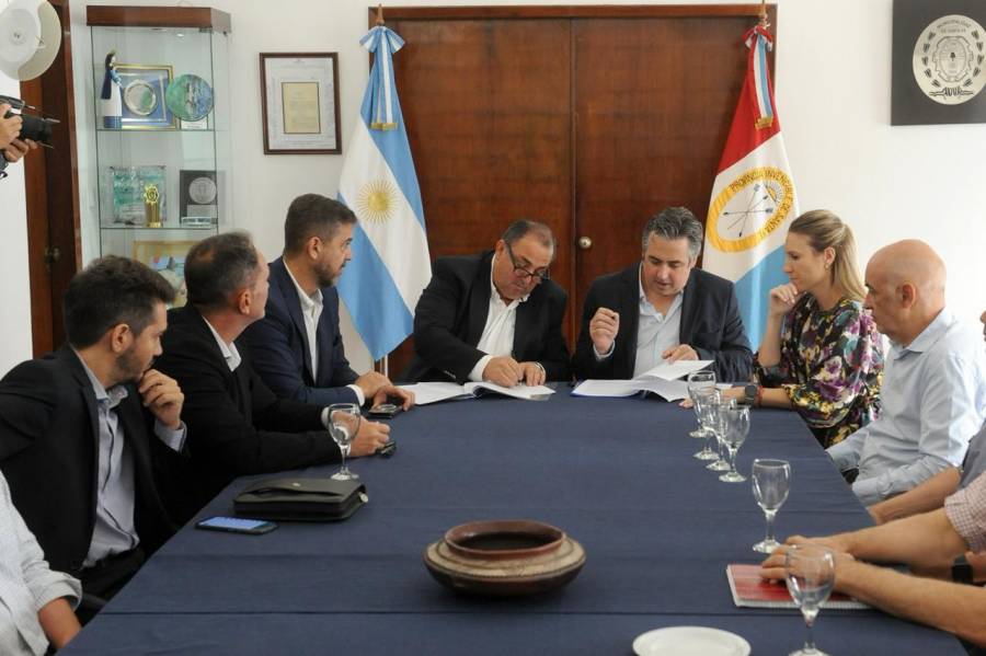 Poletti firmó un convenio junto a Provincia para que la policía pueda patrullar junto a la Guardia de Seguridad Institucional