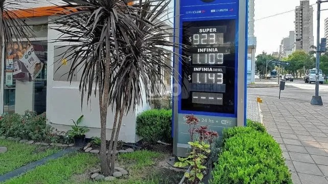 YPF aumentó un 7,5% los combustibles: así quedaron las pizarras en la ciudad 
