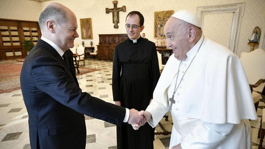 El Papa Francisco recibió al canciller alemán Olaf Scholz