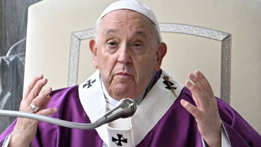 Francisco pidió un cese del fuego 