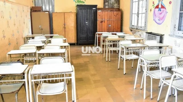 Los docentes cumplen el segundo día de paro de la semana, en la previa de la reunión paritaria del martes