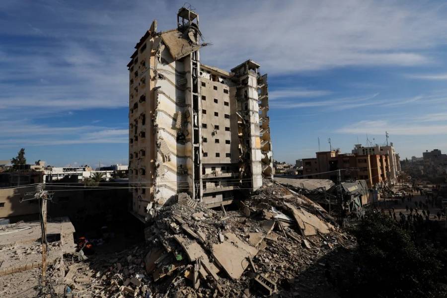 Israel atacó una emblemática torre en Rafah en medio del estancamiento de las negociaciones