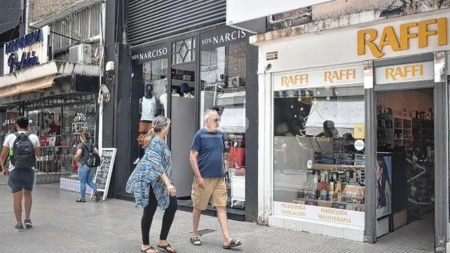 Comerciantes santafesinos preocupados por la baja en el consumo y suba de tarifas: 