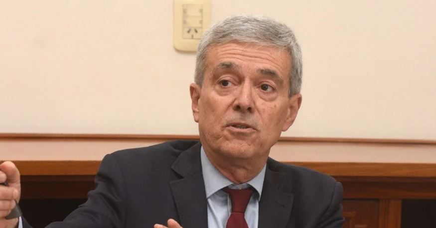 Agosto propicia que la Legislatura tenga una Oficina de Presupuesto