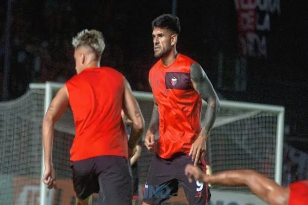 Toledo y el penal que no le dejó patear Juncos