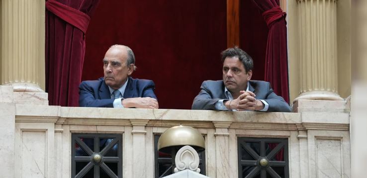 Posse, Francos y Santiago Caputo reciben a otro grupo de diputados para el porotero de la Ley Ómnibus