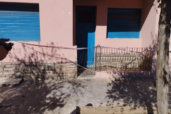 Incendio: muere un niño y otro agoniza tras quedar atrapados 