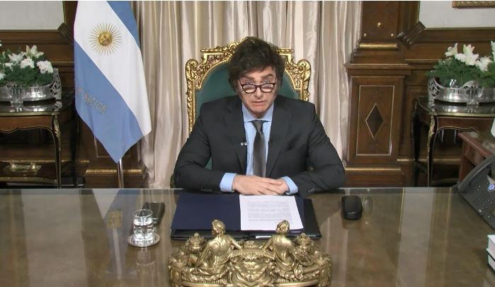 La nueva Ley Ómnibus incluirá la reforma laboral suspendida en el mega DNU
