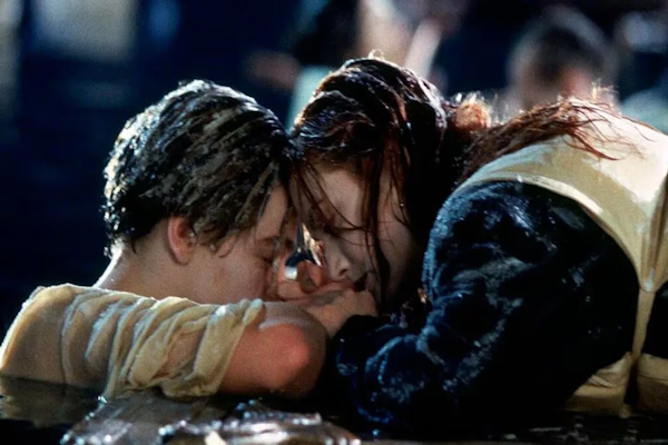 Subastaron la famosa puerta de “Titanic” donde no entraba Di Caprio