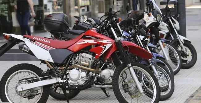 Fuerte baja de la venta de motos: los 10 modelos más elegidos