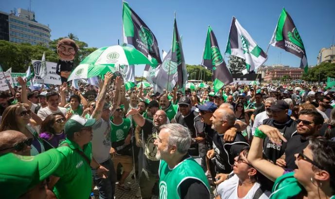 ATE denunció más de 10.000 despidos en el Estado y confirmó un nuevo paro nacional para el próximo miércoles