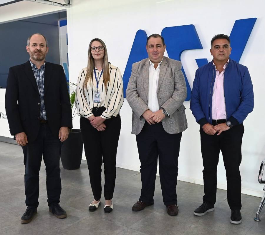 El ECAM se reunió con autoridades del Aeropuerto de Sauce Viejo 