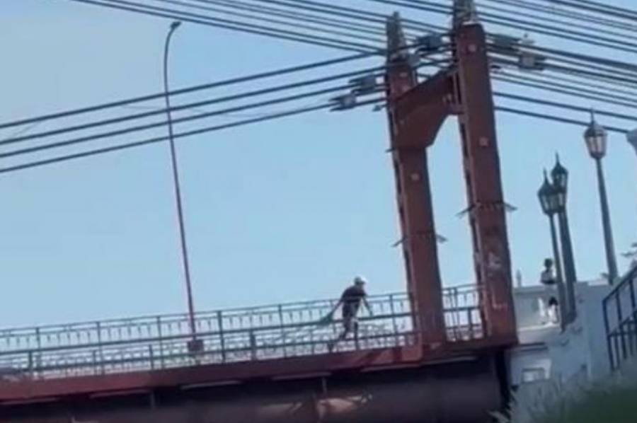 Robó cables del Puente Colgante, lo liberaron y lo atraparon robando otra vez
