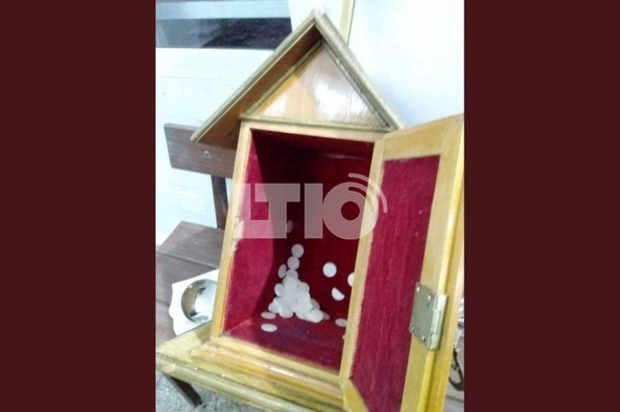 Robaron en la capilla de la Escuela La Paz y tiraron las ostias al piso