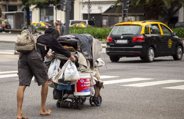 Estiman que la pobreza es del 52% y que la economía comenzaría a recuperarse a fin de año