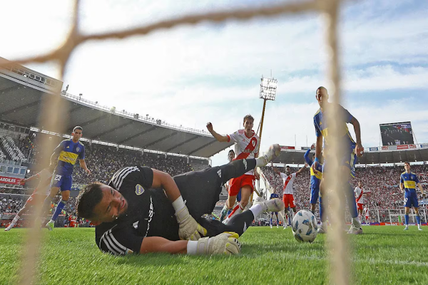 Superclásico: hay una foto inédita de la polémica entre Boca y River