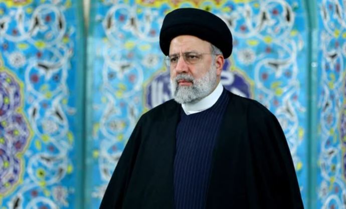 El presidente iraní llegó a Pakistán con el fin de estrechar lazos