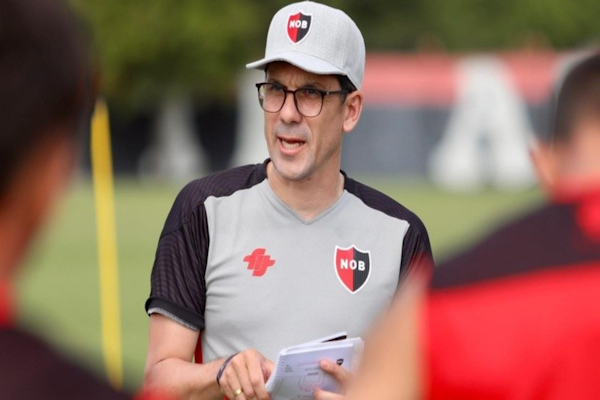 Newell ´s empezó la pretemporada, sin incorporaciones hasta junio
