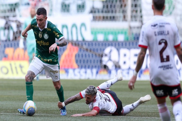 Viral: el lujoso pase descalzo de un ex Newell ´s en Brasil