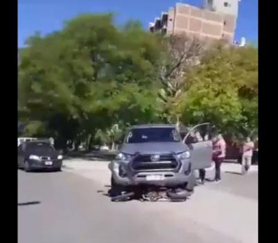 Quedó detenido el hombre de 74 años que atropelló con su camioneta a la motociclista en Freyre y Moreno