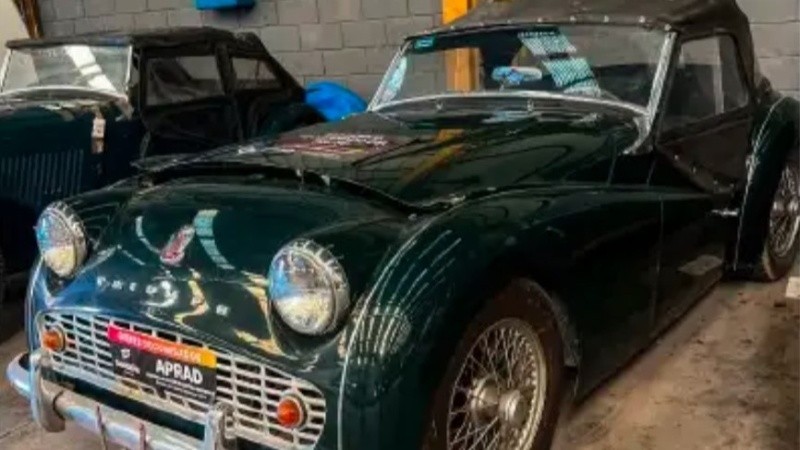 Compró un auto de colección en la subasta pero se negó a pagar: quedó demorado