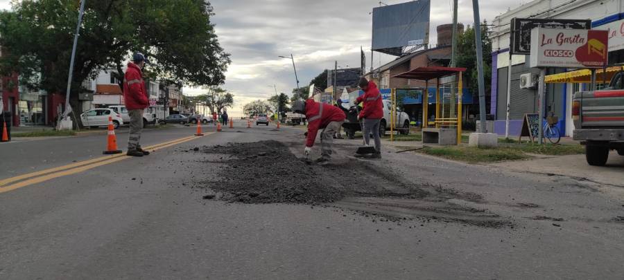 Siguen los arreglos en avenida 7 de Marzo por parte de Vialidad Nacional