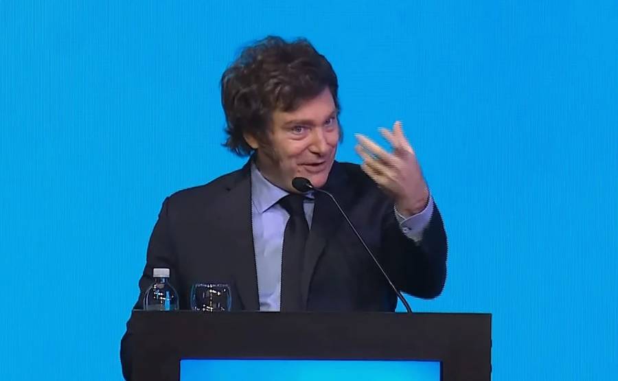 Milei llega a Los Ángeles para exponer sobre economía y reunirse con Musk e Infantino