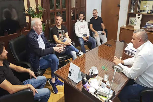 Los emotivos mensajes de despedida del mundo del fútbol tras la muerte de Menotti