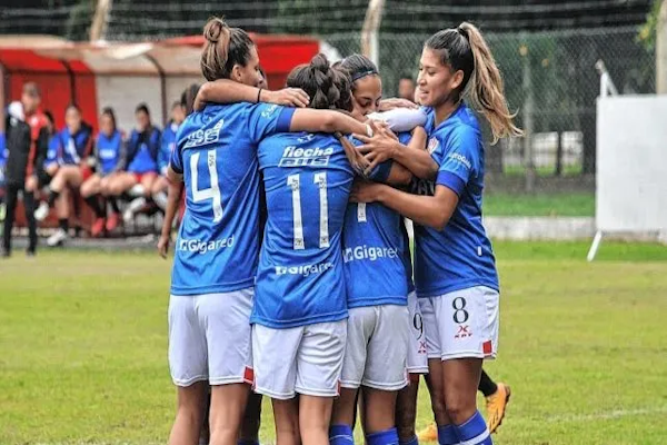 Femenino: Unión derrotó a Morón y es líder en la Primera B