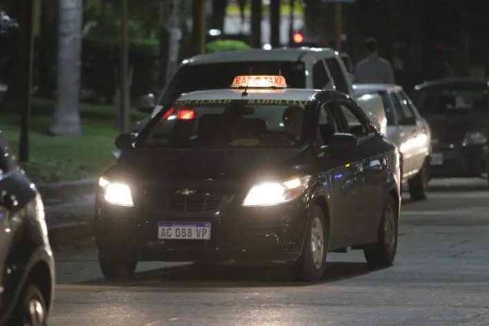 Taxistas buscan un nuevo aumento de la tarifa
