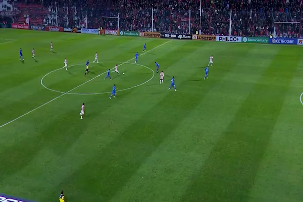 Instituto-Unión: proponen para el premio Puskás al golazo desde mitad de cancha