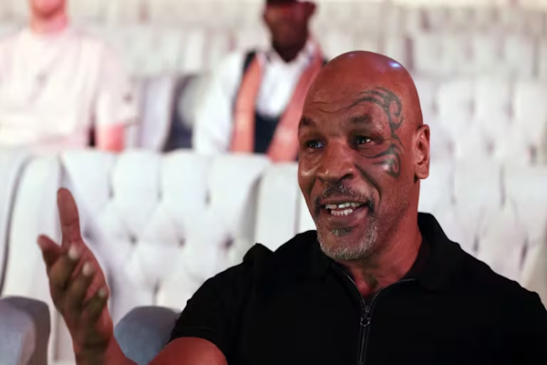 Mike Tyson fue atendido de urgencia en un vuelo