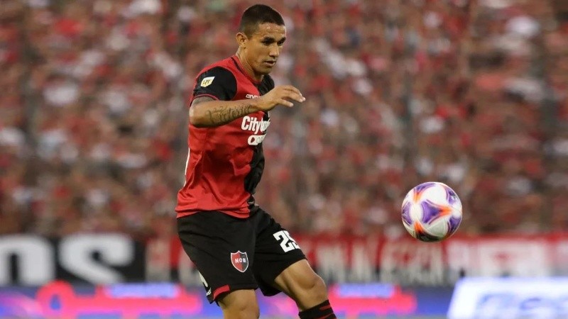 Gustavo Velázquez fue citado a la selección de Paraguay y se perderá un par de partidos con Newell's
