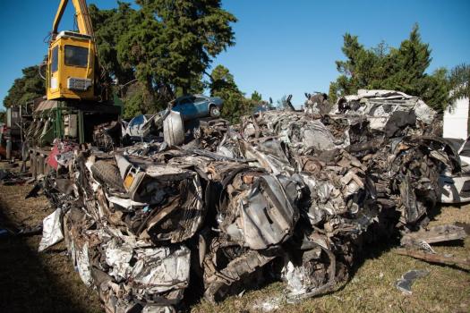 Compactación de vehículos: este lunes comienza el proceso de descontaminación de vehículos