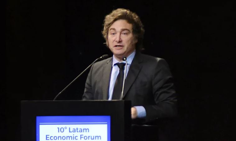 Milei: “Ya echamos a 25 mil empleados estatales, vamos a despedir a 50 mil más”