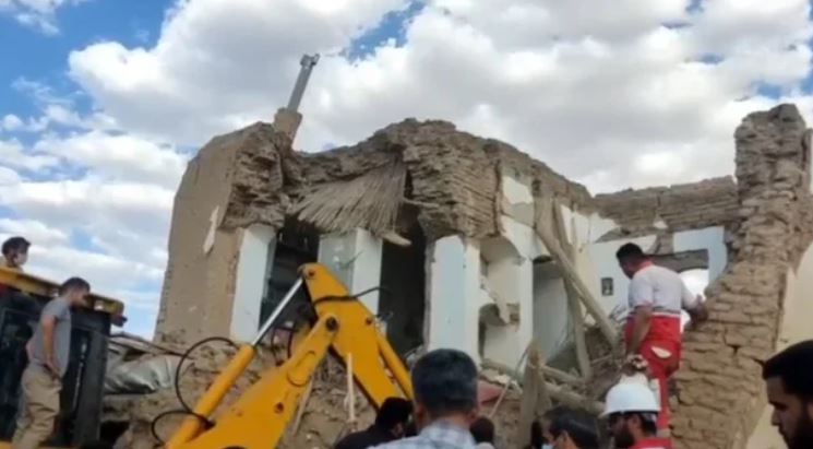 Irán: al menos cuatro muertos y 120 heridos por un sismo de magnitud 5