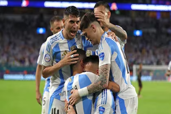 Copa América: Argentina le ganó a Perú y quedó primero del Grupo A