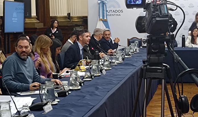 Con el respaldo del presidente Milei, se abrió en diputados la discusión de la 