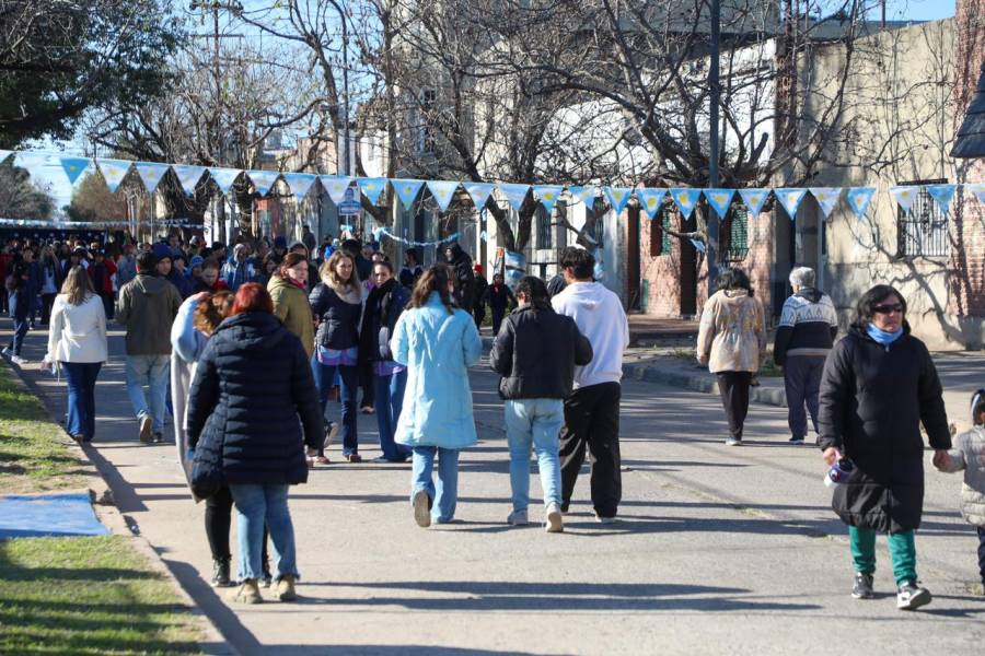 Intervención Barrial Focalizada: alumnos de la ciudad de Santa Fe celebraron el 9 de Julio