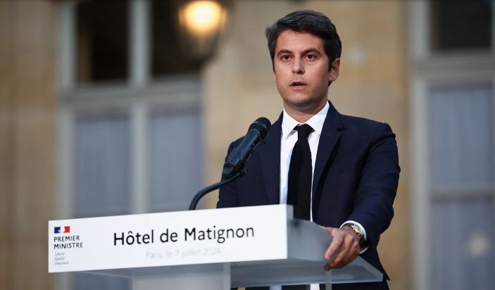 El primer ministro de Francia, Gabriel Attal, ofreció su dimisión, pero Macron le pidió que siga