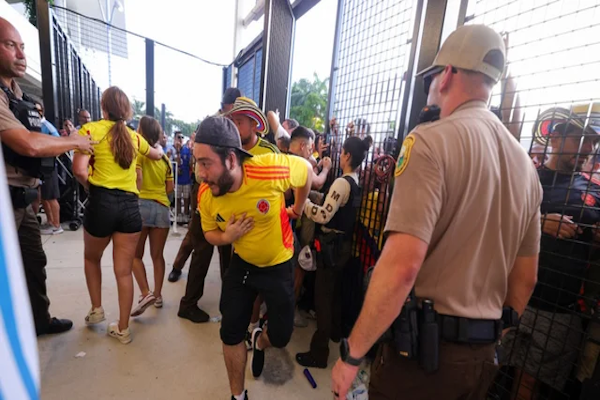 CONMEBOL y el Hard Rock Stadium:  el contrato a quién obligaba a hacerse cargo de la seguridad