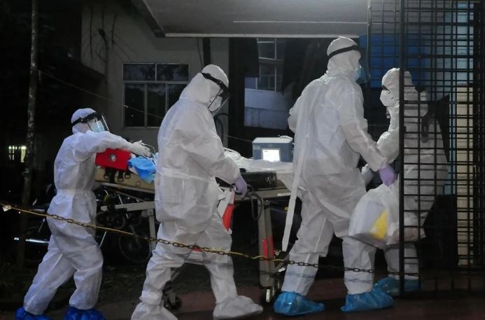 Alarma en India tras la muerte de un chico de 14 años por el virus Nipah
