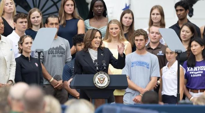 Harris supera a Trump en nueva encuesta tras la retirada de Biden