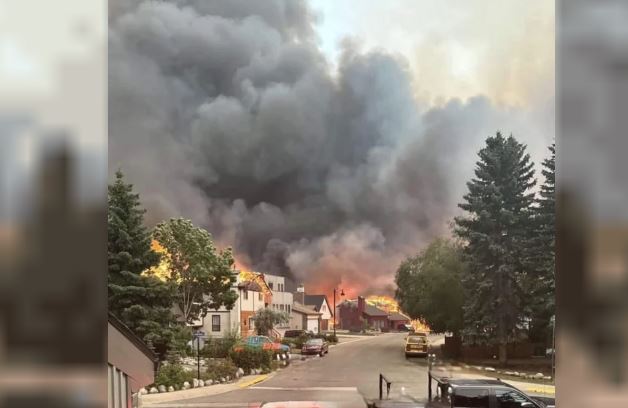Canadá: incendio forestal destruye la turística ciudad de Jasper