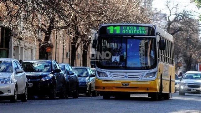 Se reanudan las paritarias del transporte de colectivos