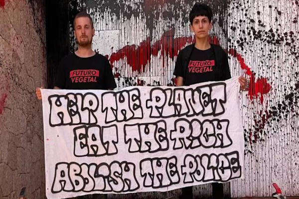 Un integrante del grupo explicó por qué vandalizó la mansión de Lionel Messi