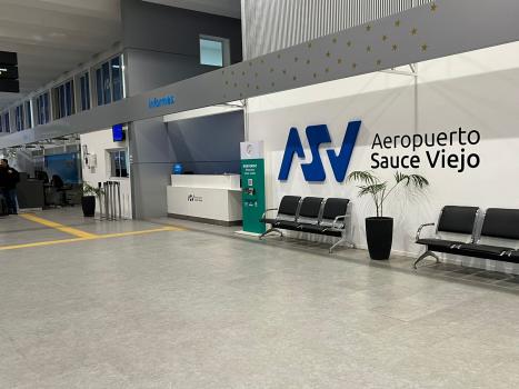 Sin vuelos en el Aeropuerto de Sauce Viejo por el incendio en el predio