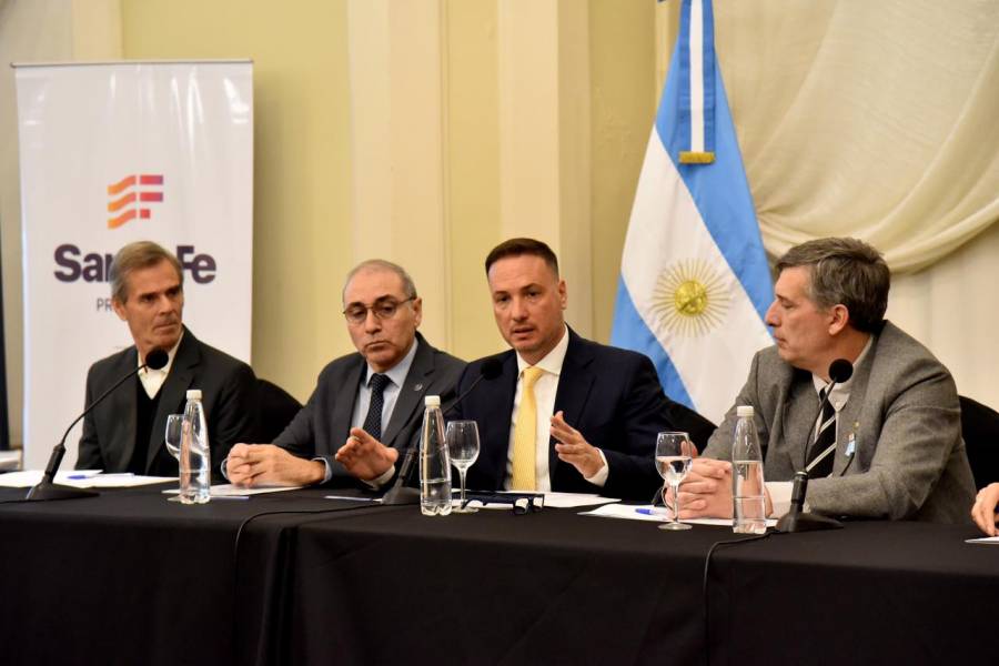 El Gobierno provincial licitó el primer carril de la Autopista 
